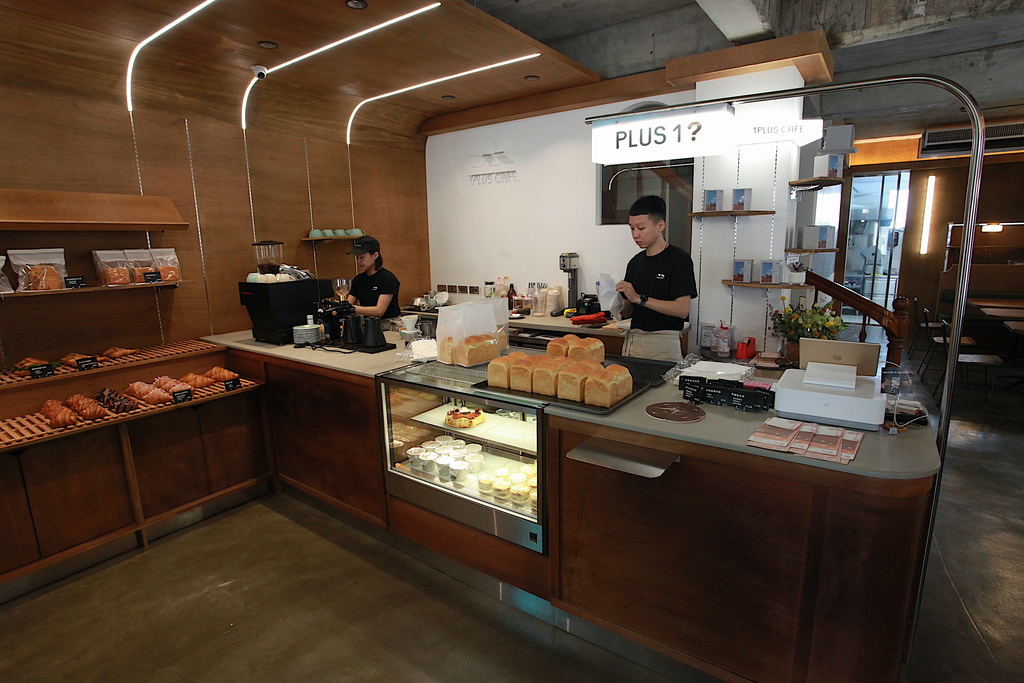 1 PLUS CAFE 一家咖啡 台南西門店