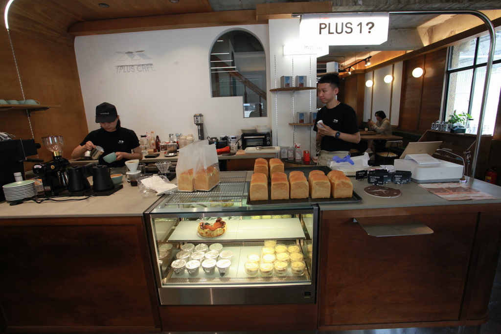 1 PLUS CAFE 一家咖啡 台南西門店