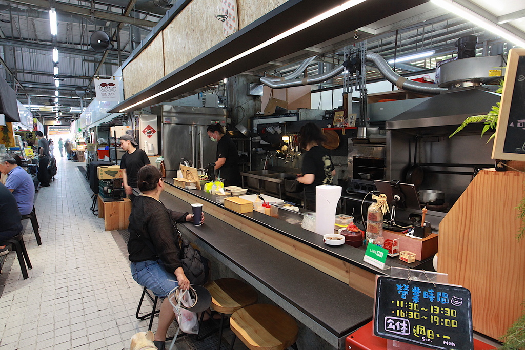 吃。高雄市｜左營區。「迪記法式豬舌飯」龍華市場美食「迪記法式