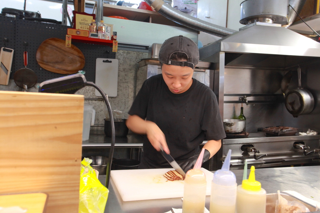 吃。高雄市｜左營區。「迪記法式豬舌飯」龍華市場美食「迪記法式