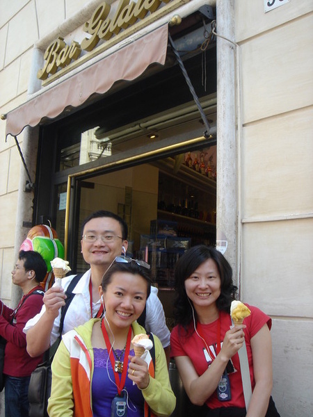 這間冰淇淋店是羅馬假期中的理髮店