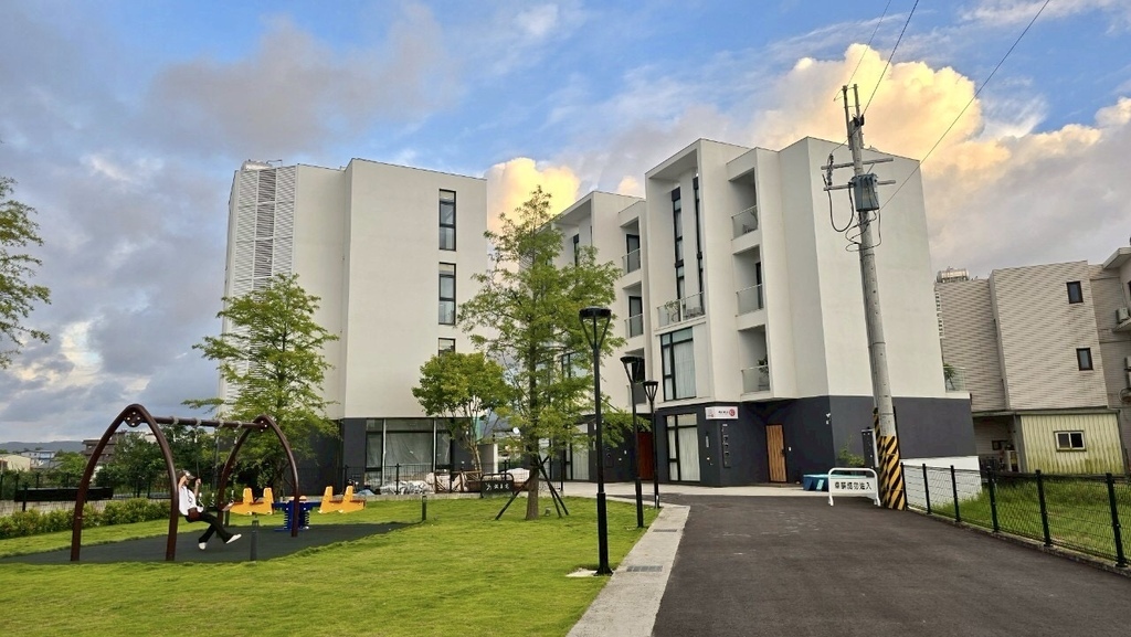 【宜蘭。冬山】時尚感滿分 好好民宿～獨立電梯、乾濕分離浴缸大