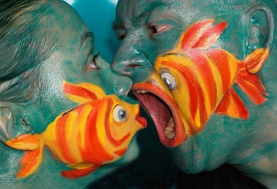 fish-kiss-3.jpg