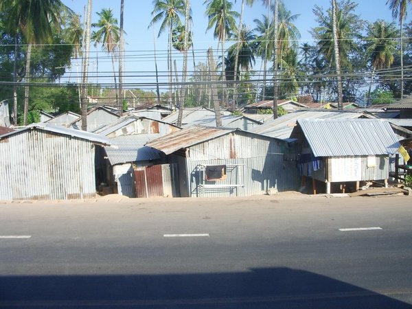 2-路上經過的吉普賽村