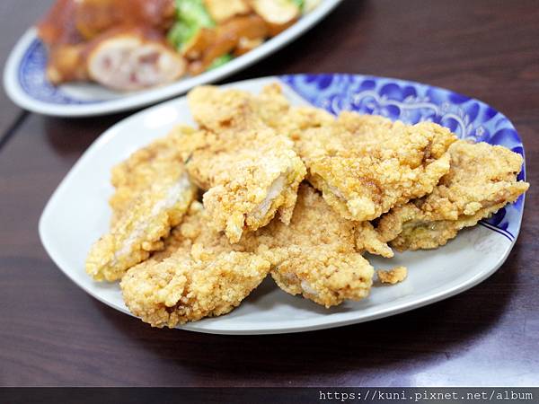 [食記] 新北 曾紅嘉義雞肉飯：最推炸排骨