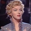 Marilyn_Monroe_in_The_Prince_and_the_Showgirl_trailer_cropped