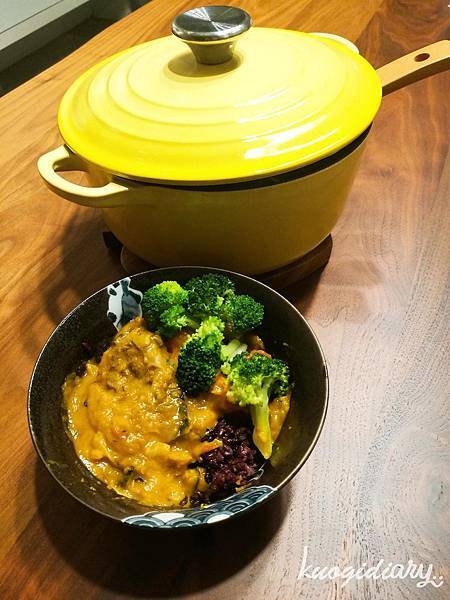 [食譜] 牛肉蔬菜咖哩-用咖哩粉煮出美味咖哩