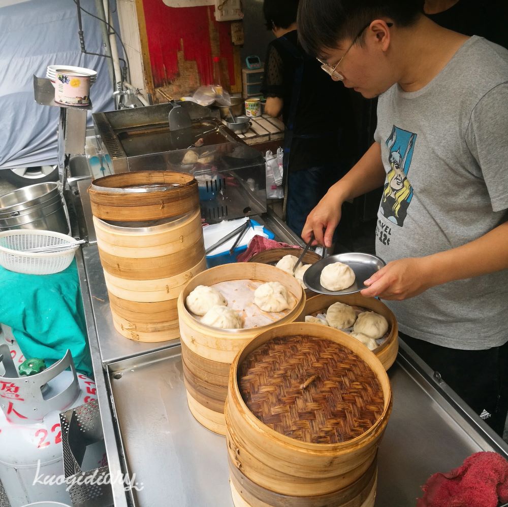 [食記] 台中 孫湯包，來顆熱呼呼鮮美多汁的湯包