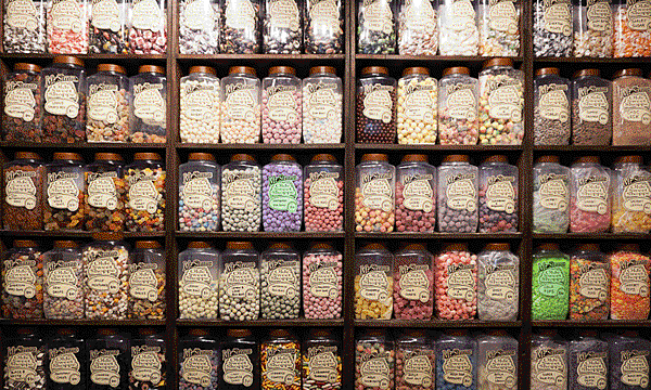 0-story-behind-mr-simms-olde-sweet-shoppe-feature.gif