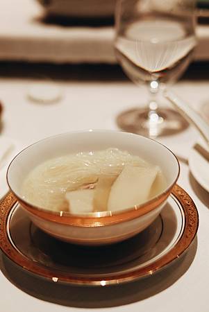 國賓中餐廳｜川菜、粵菜與牛排的相遇🦆｜老饕激推的頂級中式料理