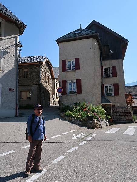法國自由行小孩單車賽及健行爬山15日旅遊-走訪蒙德朗村、湖泊