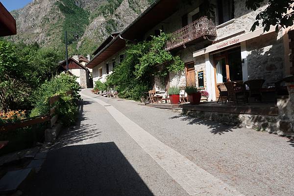 法國自由行小孩單車賽及健行爬山15日旅遊-爬山登上Le La