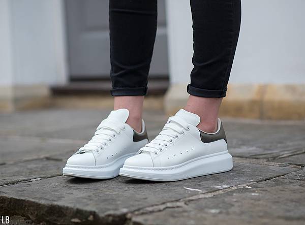 alexander-mcqueen-oversized-sneakers-trainers-review-2.jpeg