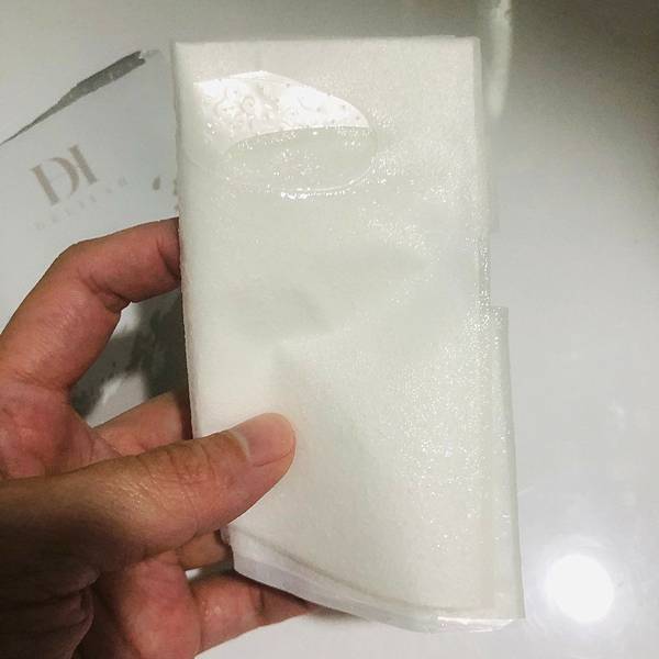 DELILAH水潤精華修護面膜，體驗醫美級保養的玻尿酸保濕面