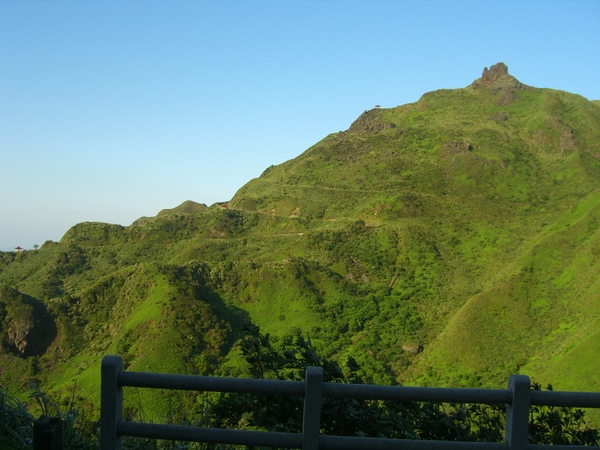 金瓜石黃金博物館園區55-黃金神社對面的茶壺山