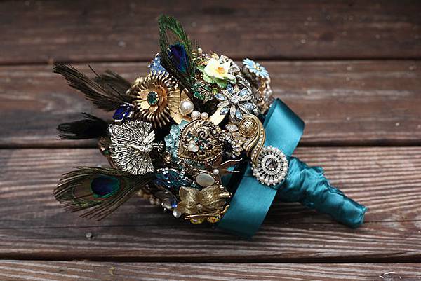 broochbouquetpeacock.jpg