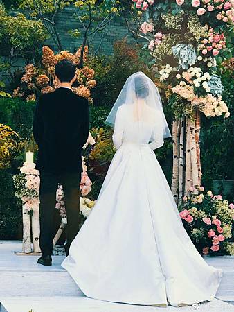 宋仲基 宋慧喬 結婚 婚紗2.jpg 宋仲基 宋慧喬 結婚 婚紗2.jpg