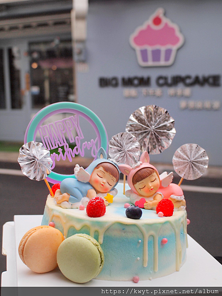 嘉義蛋糕推薦 大媽杯子蛋糕big Mom Cupcake 客製化訂製網美風造型蛋糕 兩口小四卷甜點禮盒 拍照超 美又美味 蛋糕體有夠綿密 附價格資訊 嘉義蛋糕推薦 大媽杯子蛋糕big Mom Cupcake 客製化訂製網美風造型蛋糕 兩口小四卷甜點禮盒 拍照超 美又美味 蛋糕體有夠綿密 附價格資訊