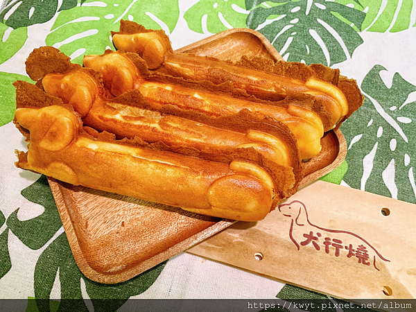 嘉義美食,犬行燒烤蛋糕,德式香腸,黑糖麻糬,牛奶卡士達,創意雞蛋糕,文化路夜市,嘉義,東區,犬行燒烤蛋糕專賣店,雞蛋糕,創意料理