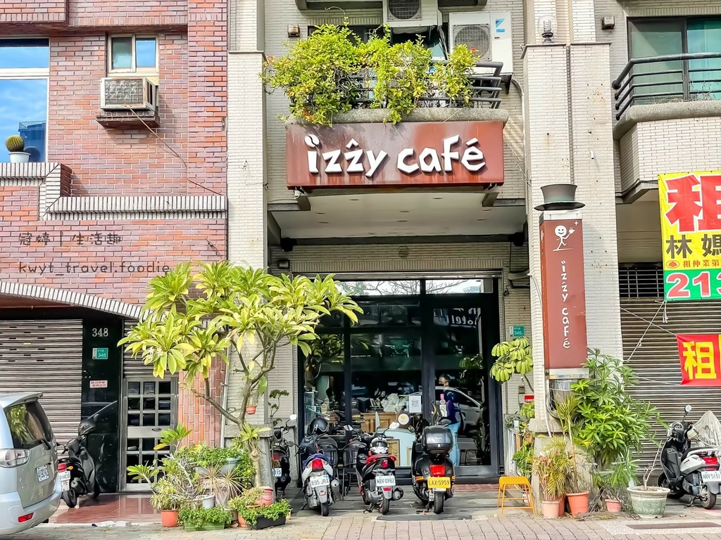 LINE_ALBUM_Izzycafe_220404_36.jpg