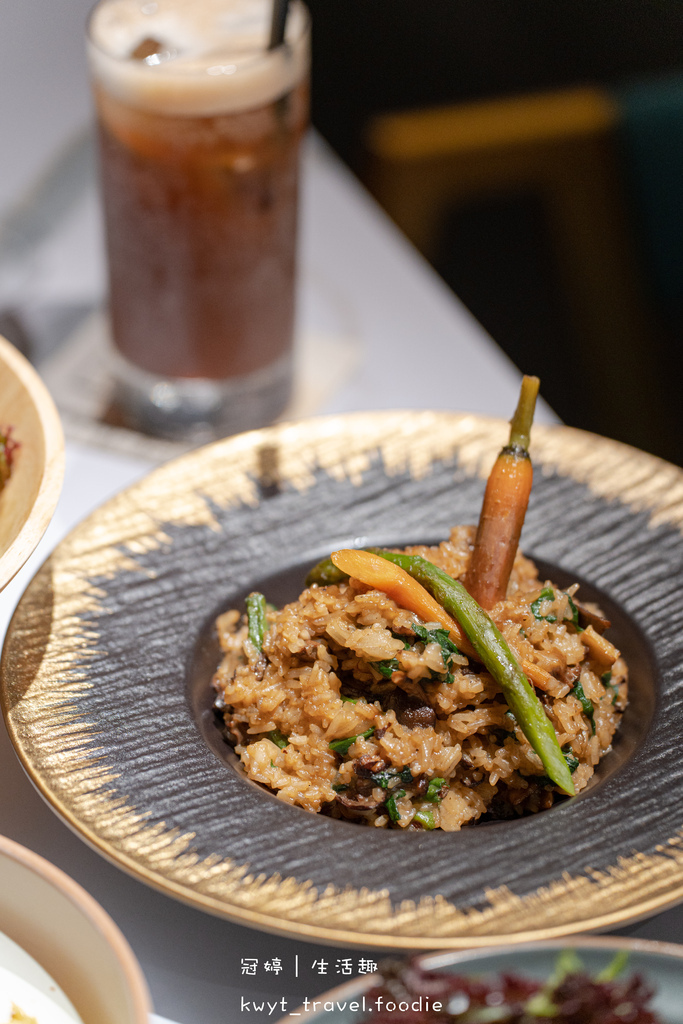 松山區素食餐廳推薦-EVB馬來西亞風味蔬食餐酒館-松山區餐酒館推薦-微風廣場美食餐廳-忠孝復興捷運站美食-台北小巨蛋捷運站美食-31.jpg