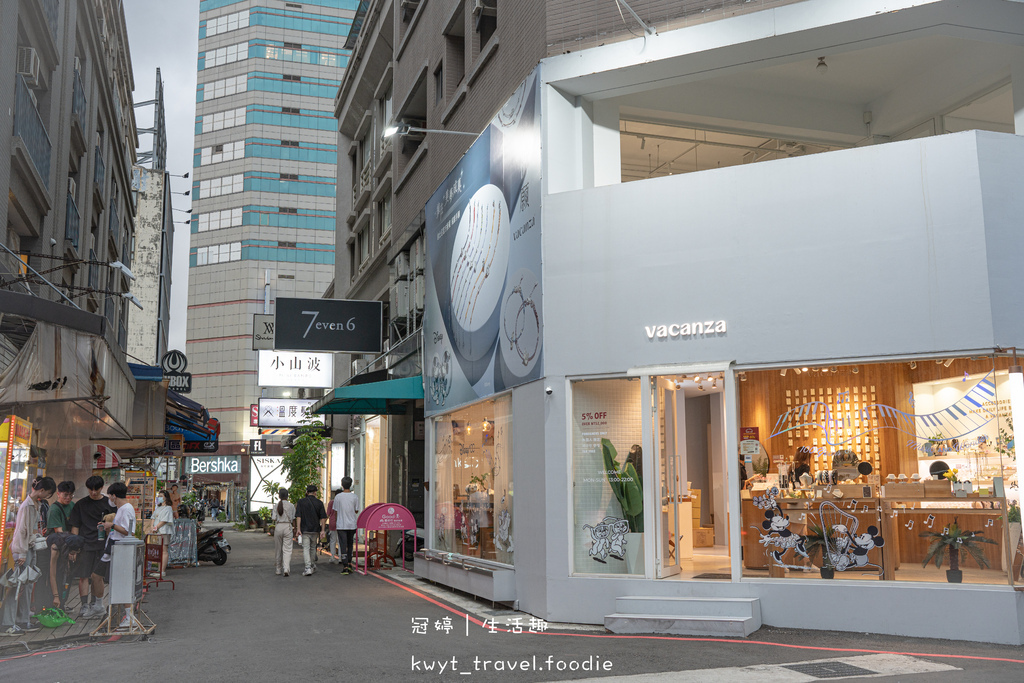 一中街保養品美妝店推薦-小山波美妝店-台中平價保養品美妝店推薦-17.jpg