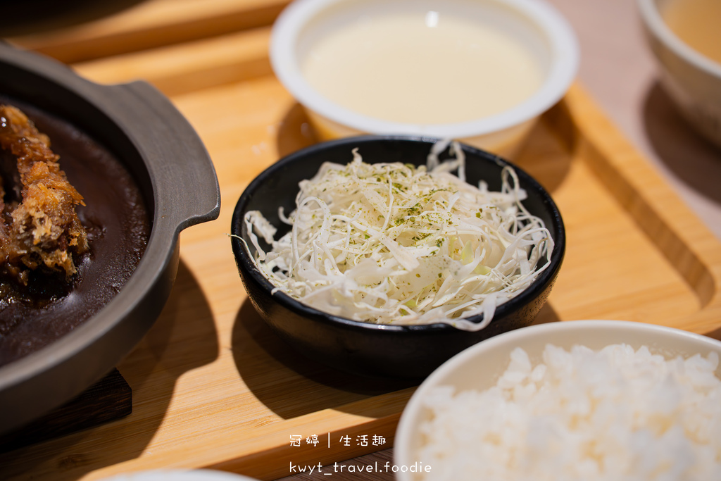 屏東家樂福美食餐廳推薦-京厚屋豬排專賣屏東店-屏東火車站附近美食餐廳推薦-屏東午餐晚餐推薦-屏東豬排專賣店-42.jpg