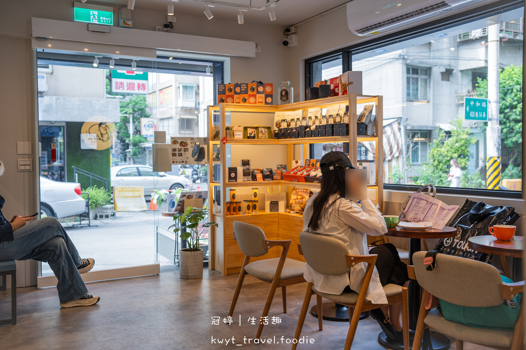 永安市場捷運站美食推薦-彼得好咖啡永安店-中和咖啡廳推薦-中和下午茶推薦-中和插座WiFi咖啡廳推薦-10.jpg