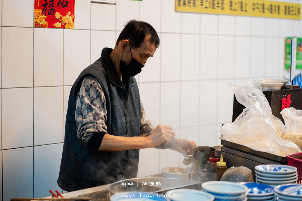 中西區小吃推薦-友愛陽春麵-中西區早餐午餐晚餐推薦-中西區銅板美食推薦-台南美術館二館附近美食推薦-4.jpg