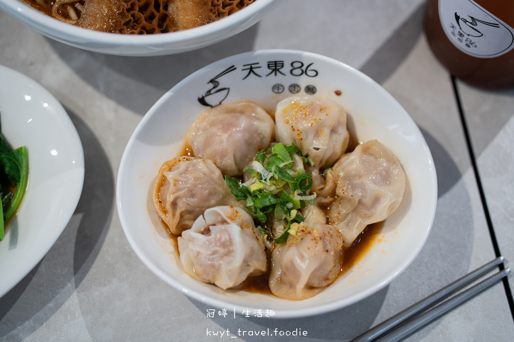 【天東86牛肉麵永吉店】一口入魂極嫩牛!平價市政府美食,爆肉