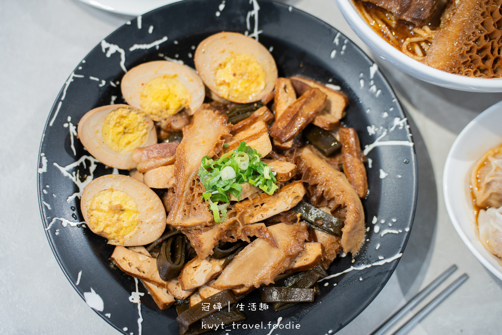 【天東86牛肉麵永吉店】一口入魂極嫩牛!平價市政府美食,爆肉