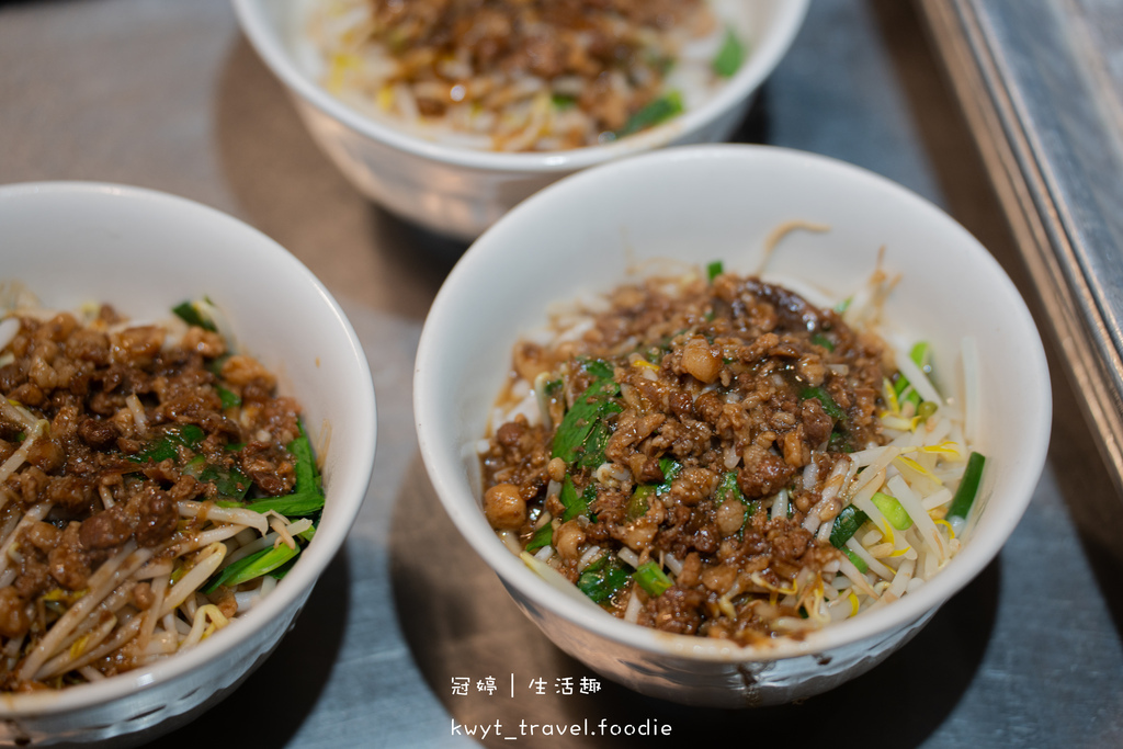 【台東榕樹下米苔目】噴香爆料米苔目，台東必吃美食，飄香近半載