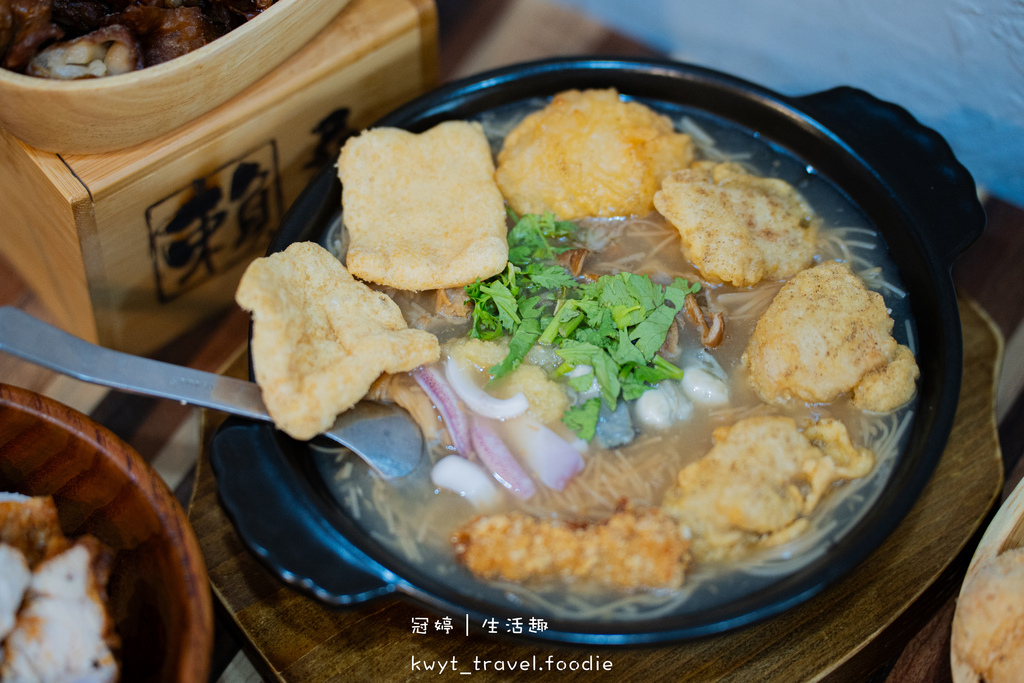 【賴桑透抽蚵仔麵線中和店】自家養殖蚵仔鮮爆！中和捷運站美食，