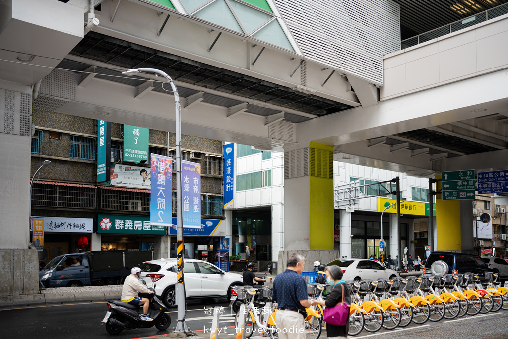 【賴桑透抽蚵仔麵線中和店】自家養殖蚵仔鮮爆!中和捷運站美食,