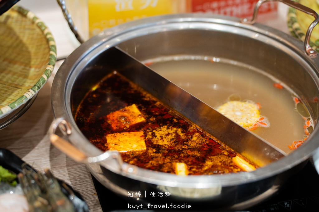 【餉串串】超過100種串串自由，台中西屯餐廳，噴香鴛鴦鍋嚕串