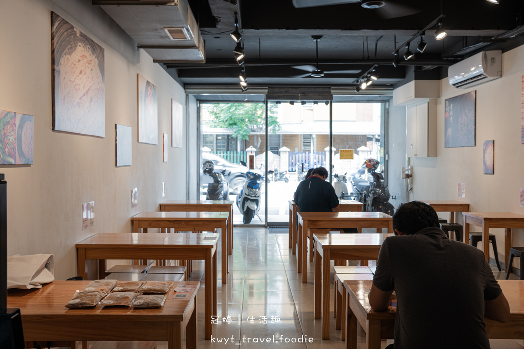 桃園牛肉麵_集英會牛肉麵館國際店,獨家秘方厚切滷牛肉,自助吧