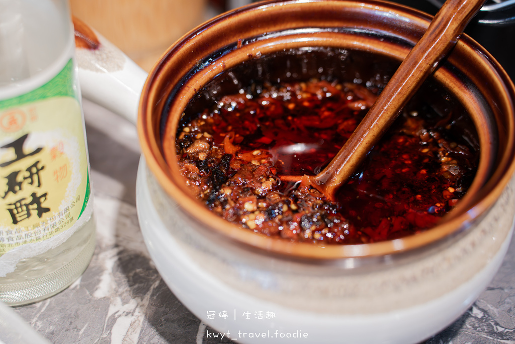 桃園牛肉麵_集英會牛肉麵館國際店,獨家秘方厚切滷牛肉,自助吧