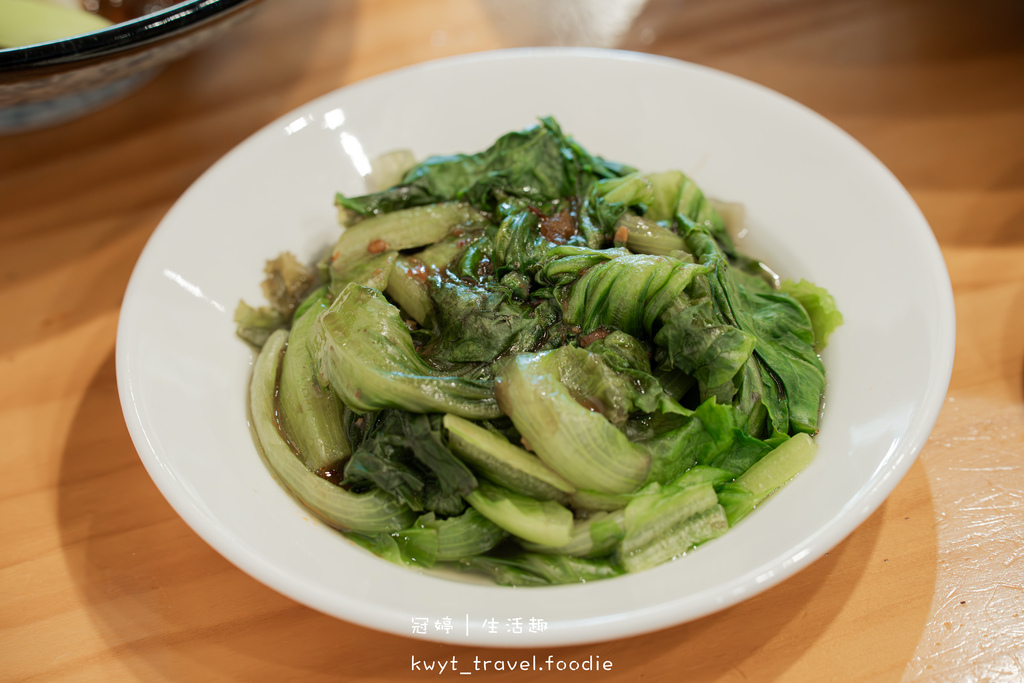 桃園牛肉麵_集英會牛肉麵館國際店,獨家秘方厚切滷牛肉,自助吧