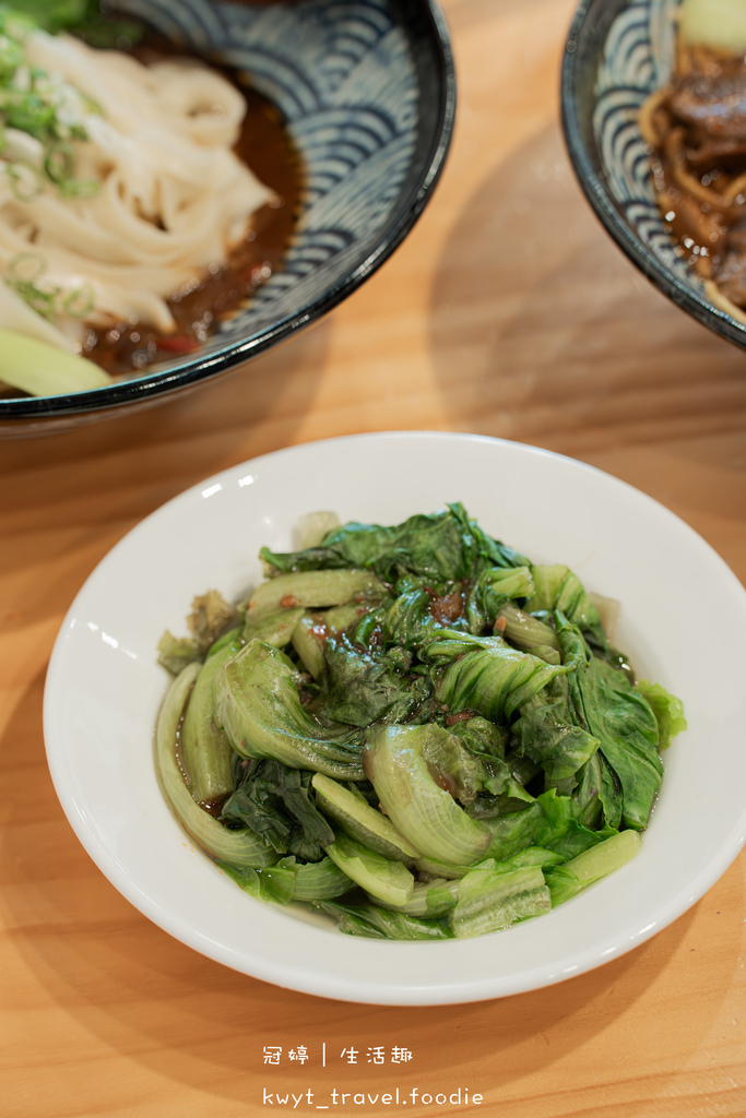 桃園牛肉麵_集英會牛肉麵館國際店,獨家秘方厚切滷牛肉,自助吧