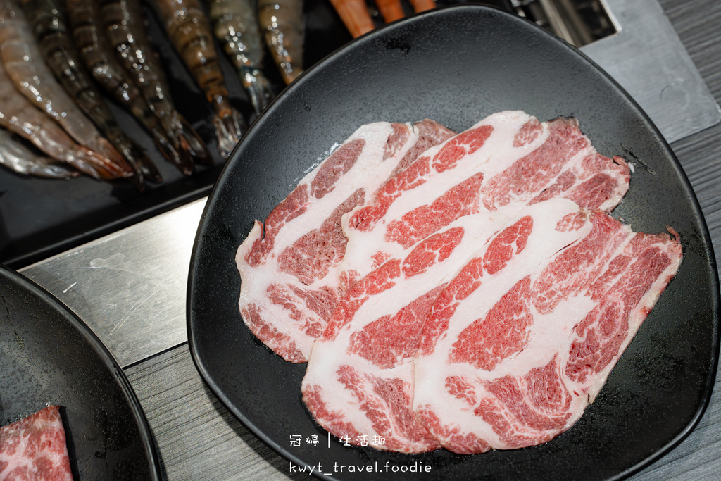 台南吃到飽燒肉火鍋_一燒十味昭和園安平店,120分鐘爽嗑龍蝦