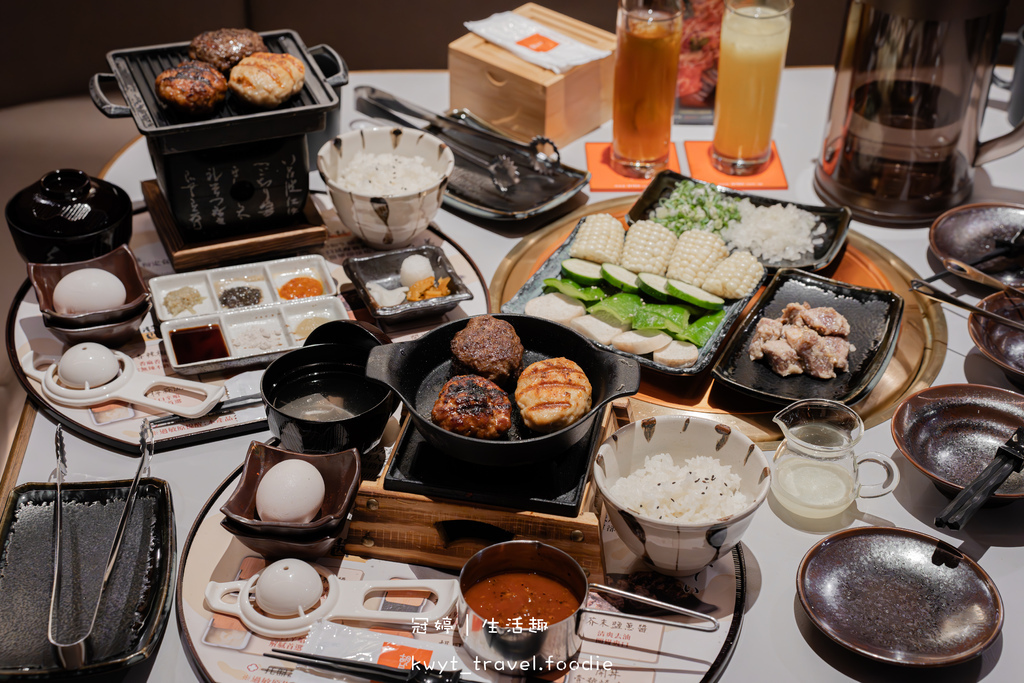 台北,信義,台北漢堡排,焱の挽肉,焱の挽肉台北微風信義店,微風信義店,手工漢堡排,日式漢堡排,招牌牛雞豬挽肉定食,番茄肉醬牛豬雞挽肉定食,單點牛肋條,單點綜合野菜,黃金柚子茶,文山包種茶