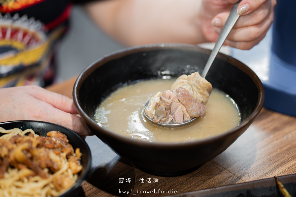 三重串燒居酒屋_柒息地三重自強店,神醬串燒19元起,巨霸生蠔