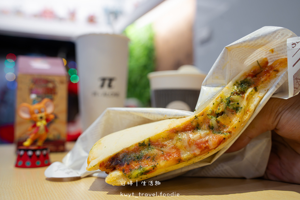 新竹東區早午餐_PI ALONE複合式咖啡餐廳,公仔控天堂!