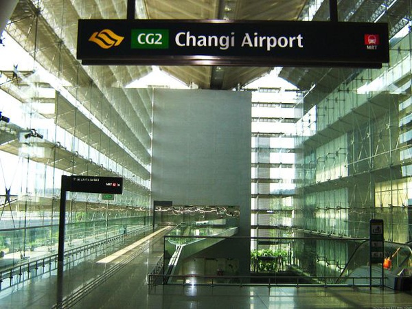 800px-Cg2_Changi_Airport_Terminal_2_entrance.jpg