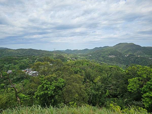 2025-04-03雲海山縱走烏窟子山(1411)