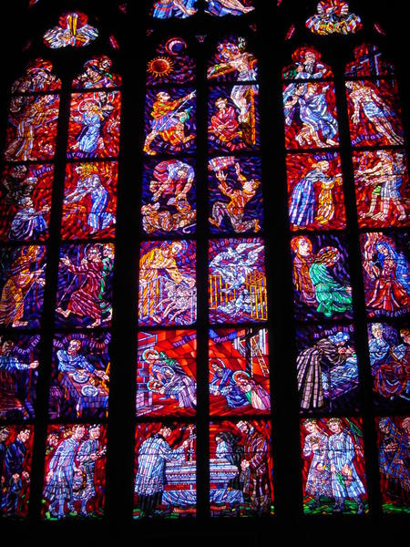 聖維特大教堂彩繪玻璃