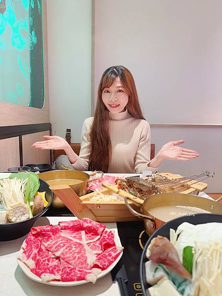 台北火鍋推薦【海牧水產鍋物 通化店】超療癒水母牆限定座位，讓