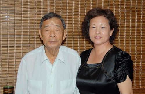 台南市書法學會理事長楊玉秀女士與創會會長潘錦夫先生合影 台南市書法學會理事長楊玉秀女士與創會會長潘錦夫先生合影