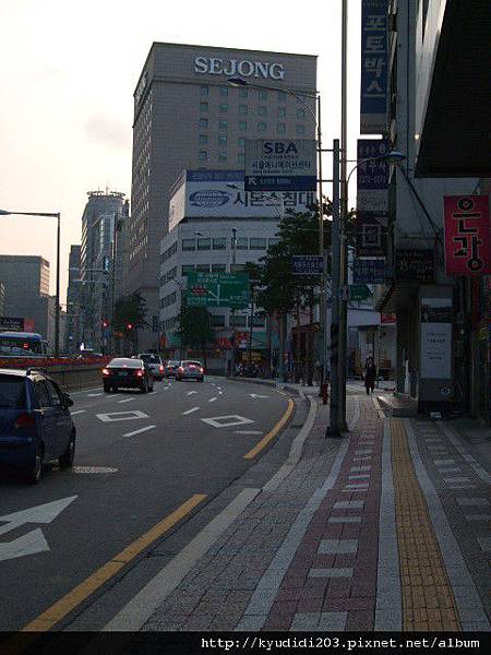 太早下車 結果要走去明洞