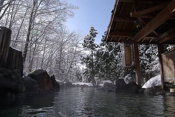 800px-Ganiba_Onsen_01.jpg